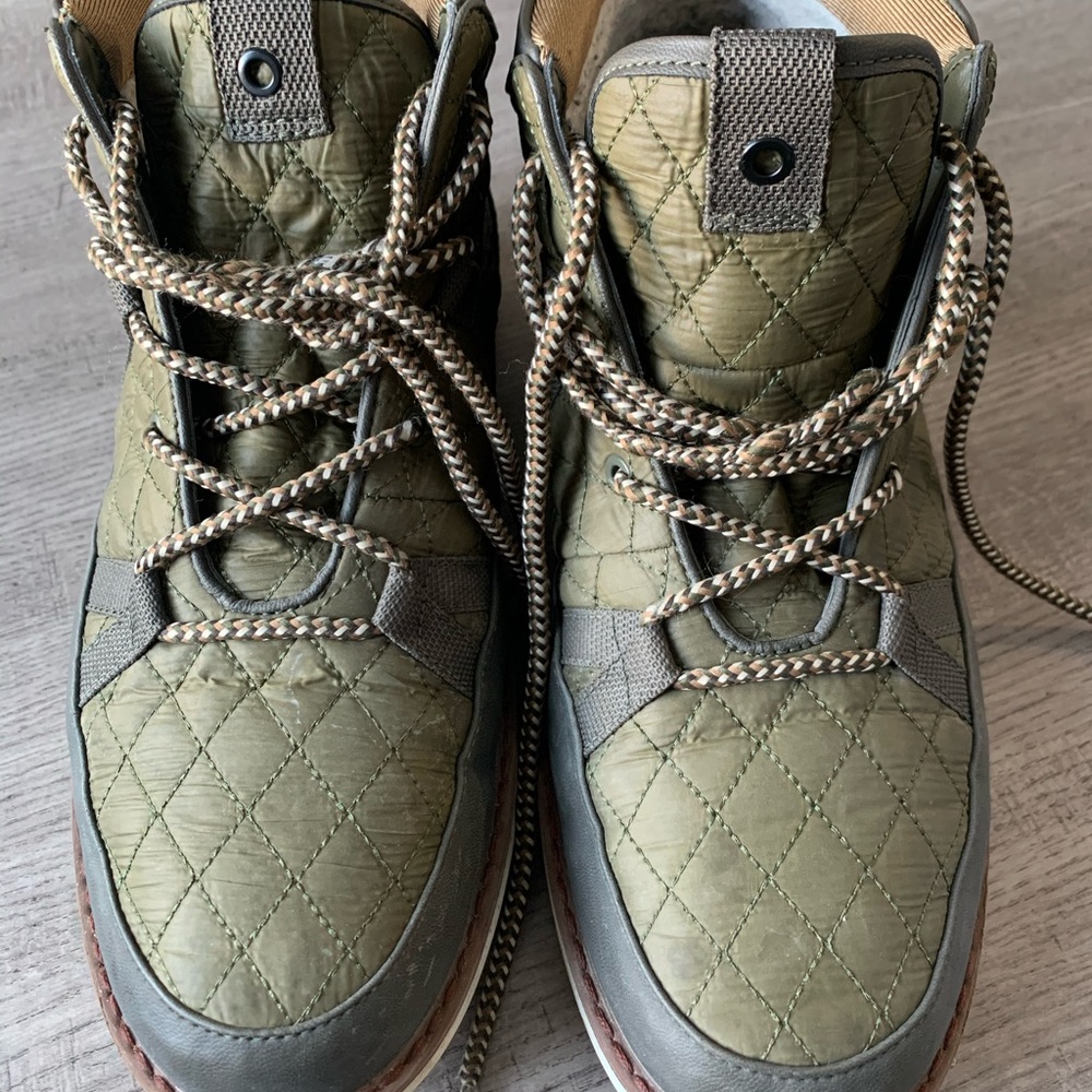 Boys shoes size 7.5 (youth)